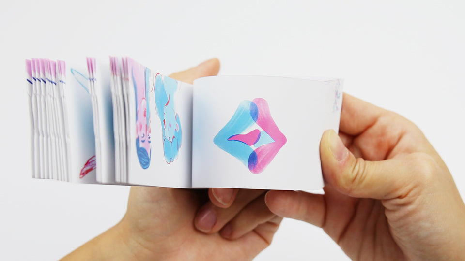 SIMBIOSIS CARNAL – Flip book with 6 different sequences based on the animated short film Simbiosis Carnal by Spanish animation director, illustrator and painter Rocío Álvarez. 